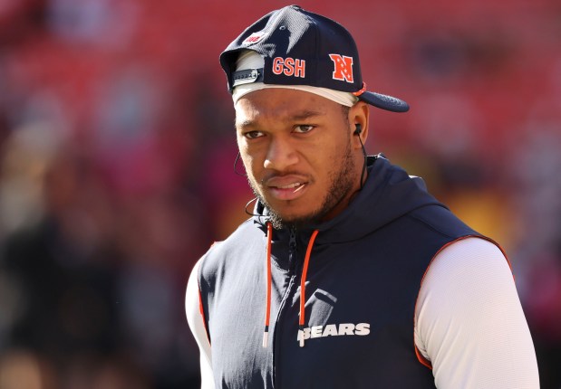 Chicago Bears wide receiver DJ Moore warms up to face the Washington Commanders on Oct. 27, 2024. (Brian Cassella/Chicago Tribune)