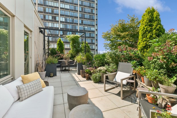 This Lincoln Park penthouse duplex at 2753 N. Hampden Court, Unit PHA, comes with private elevator access and has three en-suite bedrooms. (Joe Compean/VHT)