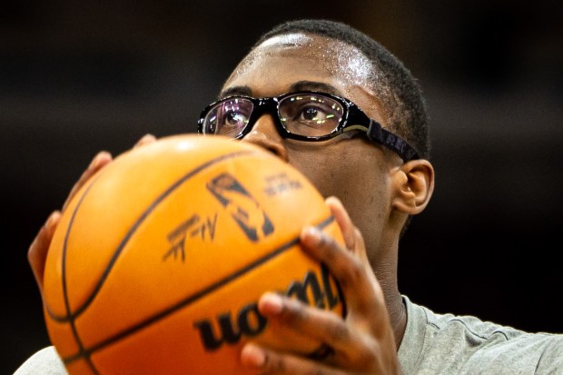 Chicago Bulls forward Jalen Smith (7) warms up before a game against the Minnesota Timberwolves at the United Center on Nov. 7, 2024. (Tess Crowley/Chicago Tribune)