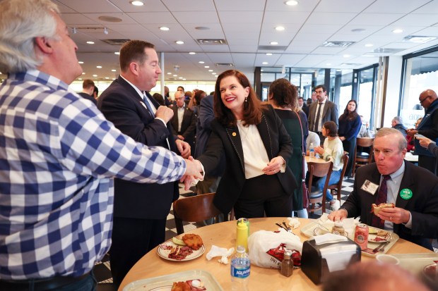 Cook County state's attorney Democratic candidate Eileen O'Neill Burke greets diners at Manny's Deli in the West Loop on Election Day. (Eileen T. Meslar/Chicago Tribune)