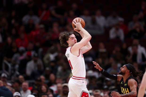 Chicago Bulls guard Josh Giddey (3) passes the ball during the second quarter against the Utah Jazz at the United Center Monday Nov. 4, 2024, in Chicago. (Armando L. Sanchez/Chicago Tribune)