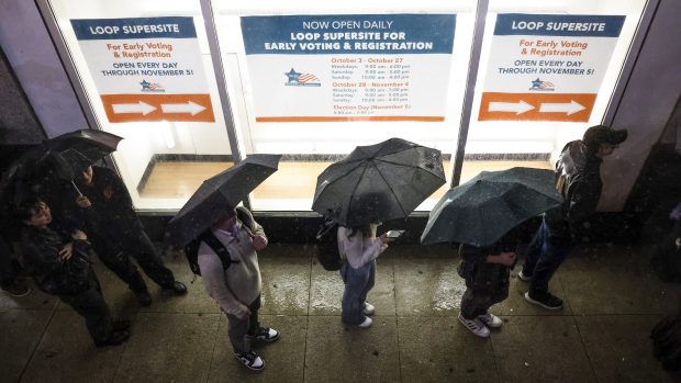 People wait in line to vote at the Board of Elections Loop Super Site on Election Day, Nov. 5, 2024. (Eileen T. Meslar/Chicago Tribune)