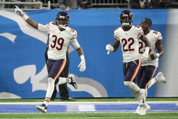 Chicago Bears safety Eddie Jackson, 39, celebrates after scoring a touchdown off an interception in the fourth quarter against the Detroit Lions at Detroit's Ford Field, Nov. 22, 2018. (John J. Kim/Chicago Tribune)