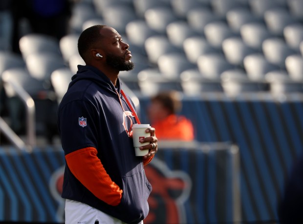 Chicago Bears offensive coordinator Thomas Brown watches warmups before the start of a game between the Chicago Bears and the Minnesota Vikings at Soldier Field. (Stacey Wescott/ Chicago Tribune)