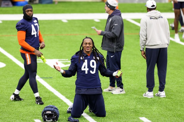 Bears linebacker Tremaine Edmunds stretches during practice at Halas Hall on Dec. 4, 2024, in Lake Forest. (Eileen T. Meslar/Chicago Tribune)