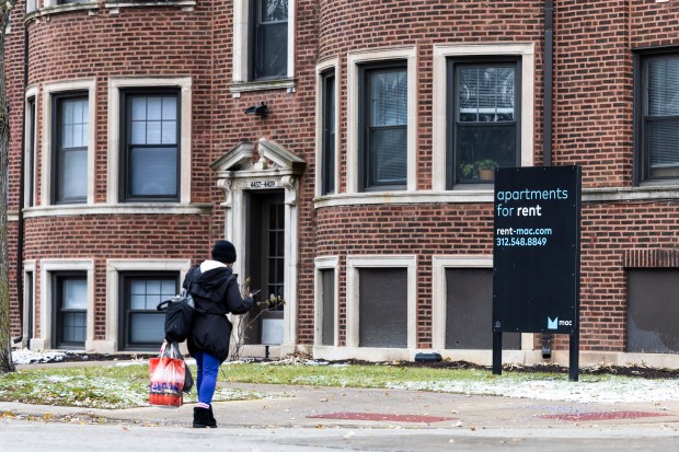 The Greenwood Avenue Apartments, owned by Mac Properties, on the corner of South Greenwood Avenue and East 45th Street in Chicago's Oakland neighborhood on Dec. 20, 2024. Mac Properties has been accused of discrimination in a lawsuit. (Vincent D. Johnson/for the Chicago Tribune)