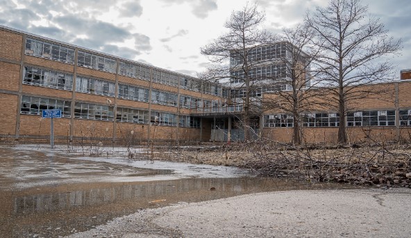 A building at the former Tinley Park Mental Health Center slated for demolition to make way for redevelopment of the 280-acre site. (Tinley Park-Park District)