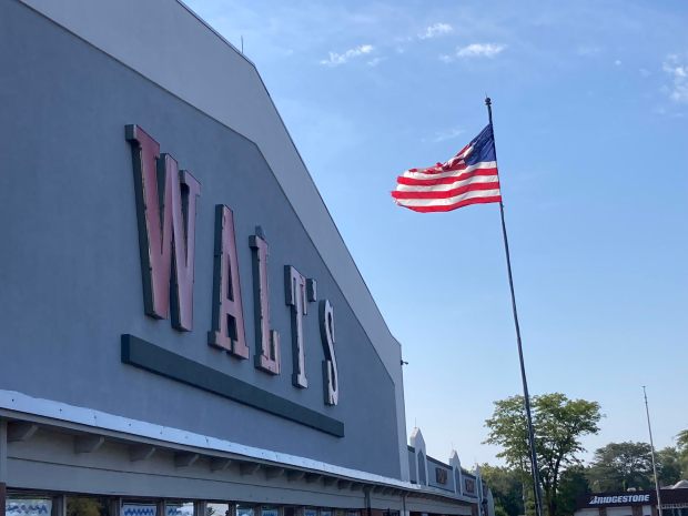 Walt's Food Centers, which has had a presence in South Holland for 87 years, will close its store, 16145 State St., Sept. 28. (Mike Nolan / Daily Southtown)