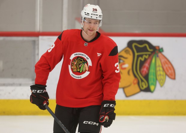 Blackhawks defenseman Ethan Del Mastro practices on Sept. 11, 2024, at Fifth Third Arena. (Brian Cassella/Chicago Tribune)