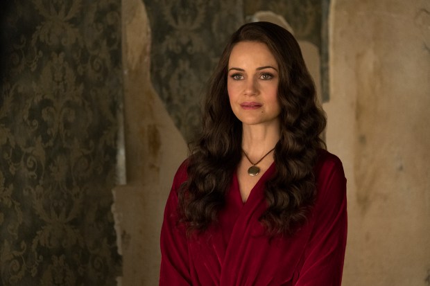 Carla Gugino played a ghost-busting architect in the series "The Haunting of Hill House." (Steve Dietl/Netflix)