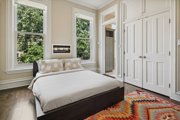 This three-bedroom, three-bathroom rowhome in Lincoln Park recently went on the market for nearly $1.4 million. (VHT Studios)