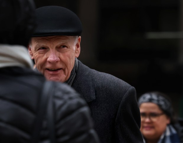 Former House Speaker Michael Madigan walks toward the Dirksen U.S. Courthouse, Jan. 23, 2025. (Antonio Perez/Chicago Tribune)