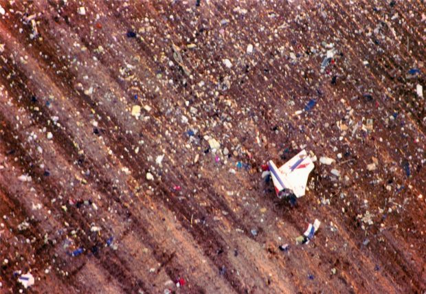 Debris from American Eagle Flight 4184 is strewn across a corn field in Roselawn, Indiana on Nov. 1, 1994. (Phil Greer/Chicago Tribune)