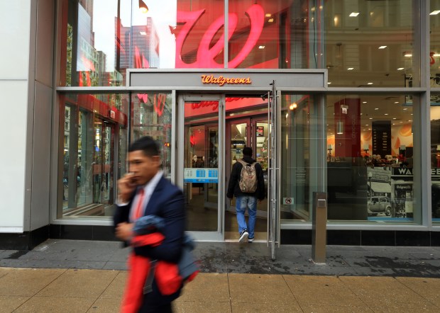 A Walgreens store at State and Randolph streets in Chicago in 2015. (Terrence Antonio James/Chicago Tribune)