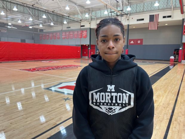 Morton senior guard Chanteze Holland was averaging 20.1 points through Tuesday. (Michael Osipoff / Post-Tribune)