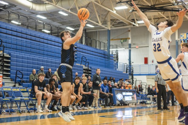 Lincoln-Way East's Luke Vetter (15) shoots the ball against Sandburg during a Southwest Suburban Conference game in Orland Park on Tuesday, Jan. 14, 2025. (Troy Stolt / for the Daily Southtown)