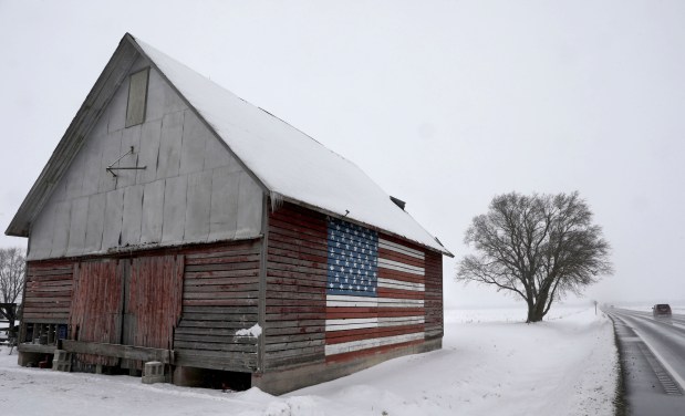 A barn in Iroquois County in 2021. The county is one of seven Illinois counties that have indicated a willingness to secede from the state, which persuaded Indiana House Speaker Todd Huston, R-FIshers, to draft legislation that would create a boundary commission to explore the issue. (Antonio Perez / Chicago Tribune)