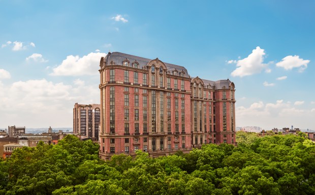 Mandarin Oriental Taipei is famous for its afternoon tea and Michelin-starred Cantonese restaurant, Ya Ge. (Mandarin Oriental Taipei)