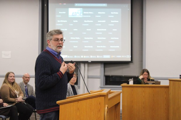 Evanston Land Use Commission Chair Matt Rodgers at a Evanston City Council meeting on Jan. 13, 2025. (Richard Requena/Pioneer Press)