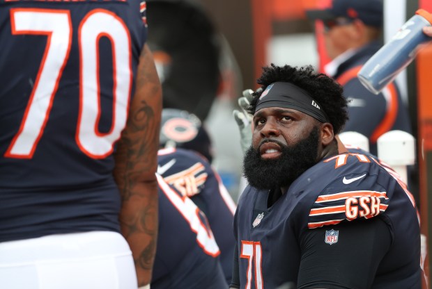 Bears offensive tackle Jason Peters looks at the video board while sitting on the bench in the fourth quarter against the Browns on Sept. 26, 2021, in Cleveland. (John J. Kim/Chicago Tribune)