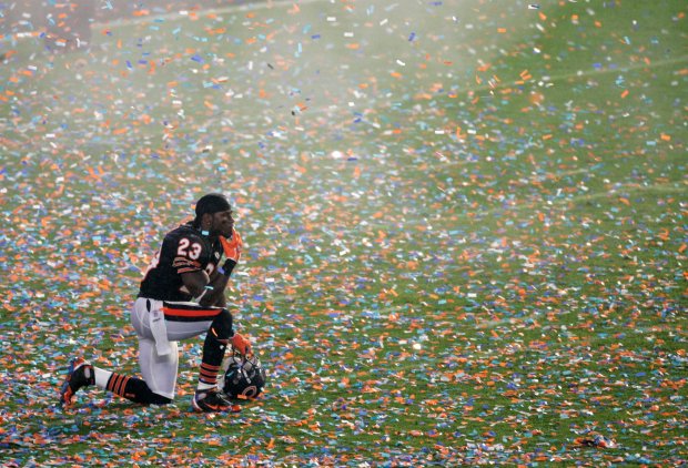 Devin Hester is alone on the during the Colts confetti drop. Super Bowl XLI- Chicago Bears Indianapolis Colts at Dolphin Stadium in Miami, Florida on Sun., February 4, 2007. (Chicago Tribune Photo by Scott Strazzante) ..OUTSIDE TRIBUNE CO.- NO MAGS, NO SALES, NO INTERNET, NO TV, CHICAGO OUT.. 00274367C SuperBowl (football pro)