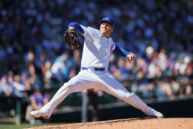 Cubs pitcher Caleb Thielbar delivers in the fourth inning against the White Sox during a Cactus League game at Sloan Park on Feb. 22, 2025, in Mesa, Ariz. (Armando L. Sanchez/Chicago Tribune)