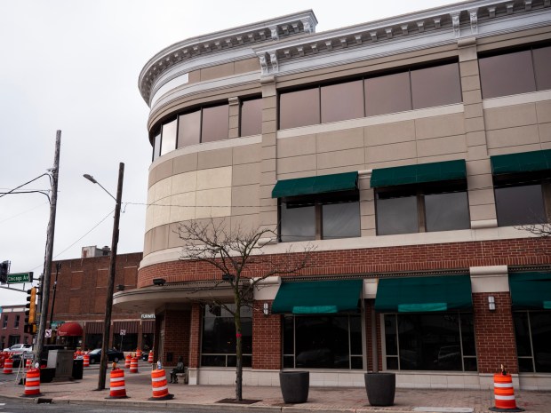 The Naperville City Council granted a code variance to Fidelity Brokerage Services Tuesday that will allow the company to open in a portion of the former Barnes & Noble bookstore at 47 E. Chicago Ave. (Tess Kenny/Naperville Sun)