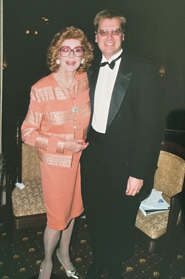 Actress Jayne Meadows with columnist Philip Potempa in June 2002 in Chicago at the Museum of Broadcast Communications. (Michael Berkos/provided)