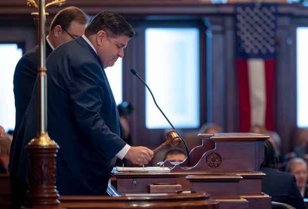 Gov. JB Pritzker presides over the swearing-in ceremony in the newly renovated Senate chamber on Jan. 8, 2025, at the Illinois State Capitol in Springfield. (Brian Cassella/Chicago Tribune)