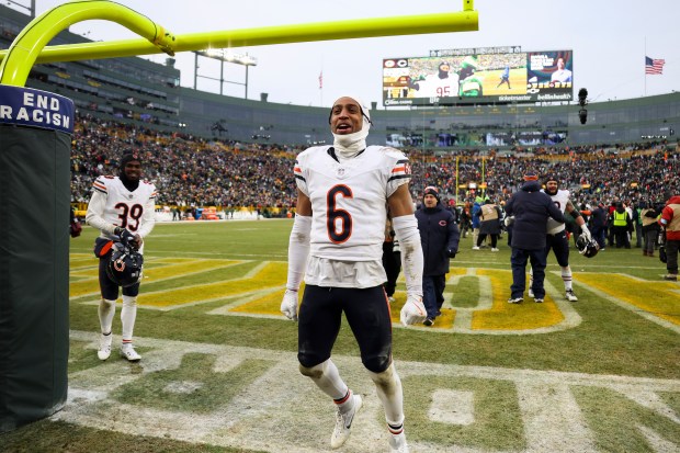 Bears cornerback Kyler Gordon celebrates after Cairo Santos kicked a 51-yard field goal to beat the Packers at Lambeau Field in Green Bay. (Eileen T. Meslar/Chicago Tribune)