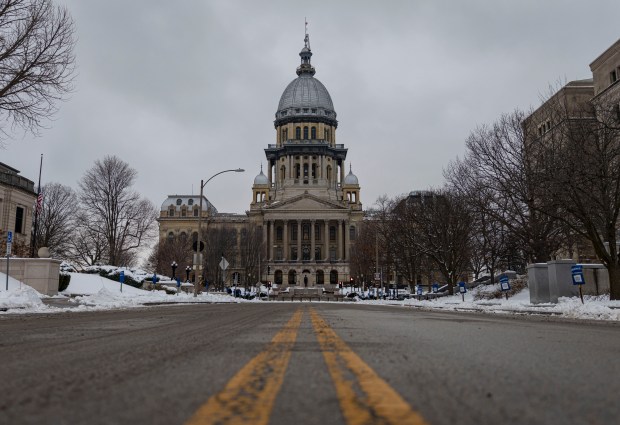 The Illinois State Capitol in the snow on Jan. 7, 2025, in Springfield. (Brian Cassella/Chicago Tribune)