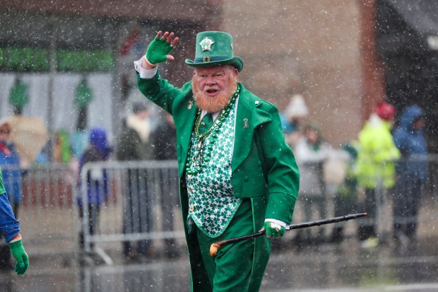 A man dressed as a leprechaun marches on Western Avenue in the South Side Irish Parade. (Eileen T. Meslar/Chicago Tribune)