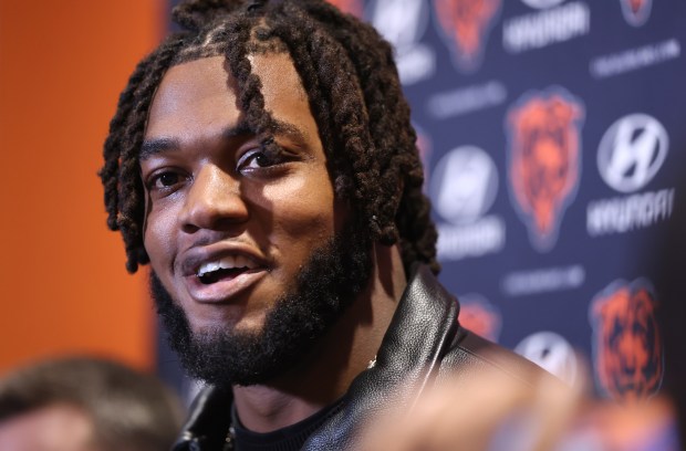 New Bears defensive end Dayo Odeyingbo is introduced at Halas Hall on March 13, 2025, in Lake Forest. (Chris Sweda/Chicago Tribune).