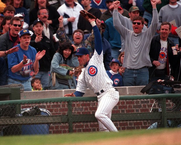 5/1/98 SPT CUB5 87975 WPOPE Cub third baseman Kevin Orie catches a foul ball to end the top of the seventh inning Friday. (Tribune photo by Wes Pope) (Chicago Cubs, St. Louis Cardnials, Baseball, Pro, Athlete, Action) ORG XMIT: 87975