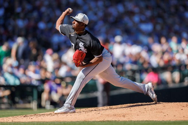 Chicago White Sox pitcher Justin Dunn (67) pitches during the third inning against the Chicago Cubs at spring training at Sloan Park Saturday Feb. 22, 2025, in Mesa, Arizona. (Armando L. Sanchez/Chicago Tribune)