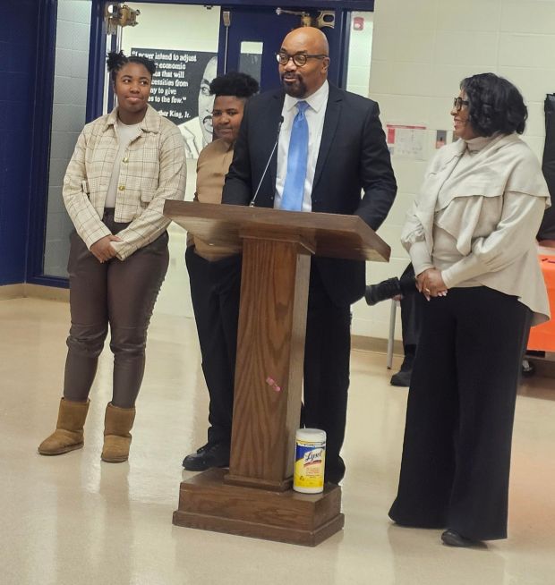 Alvin Richards, center, with wife India, far right, and children Chloe and Timothy, was recently named Chief Technology Officer of the Gary Community Schools Corp. (Photo courtesy of CWHITT PR)