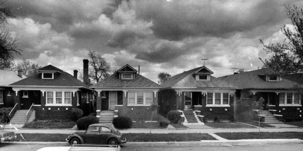 Looking north, the 5400 block of West Flournoy Street in Chicago shows a row of bungalows just off the Eisenhower Expressway on May 7, 1980. (Ernie Cox Jr./Chicago Tribune) 