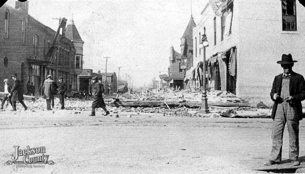 Walnut and 13th Streets in downtown Murphysboro, Illinois, after the Tri-State Tornado tore through Indiana, Illinois, and Missouri in March 1925. (Jackson County Historical Society)