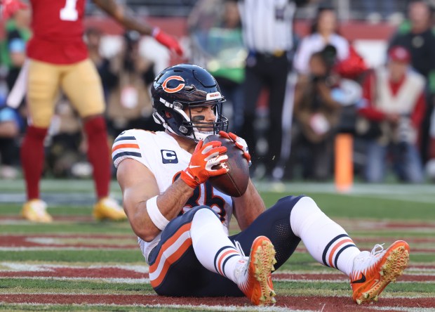 Bears tight end Cole Kmet grabs the ball after a missed 2-point conversion against the 49ers on Dec. 8, 2024, in Santa Clara, Calif. (John J. Kim/Chicago Tribune)