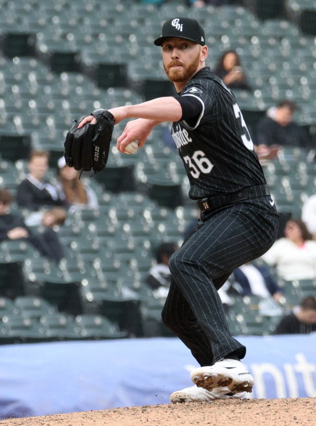 White Sox reliever Steven Wilson throws to first base in the eighth inning against the Nationals on May 14, 2024, at Guaranteed Rate Field. (John J. Kim/Chicago Tribune)