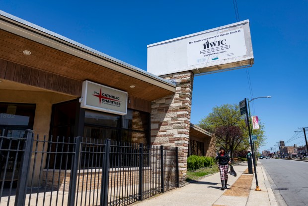 A WIC building at 1802 E. 71st St. on May 11, 2025, in South Shore that U.S. Rep. Jonathan Jackson owns with Elzie Higginbottom. (Brian Cassella/Chicago Tribune)