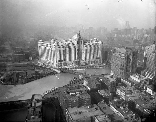 The Merchandise Mart as it sits along the Chicago River in 1930, the year it opened. (Chicago Tribune historical photo)