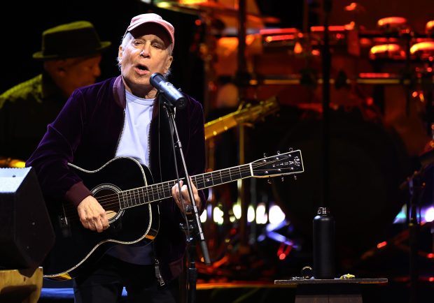 Paul Simon performs at Symphony Center in Chicago on May 21, 2025. (Chris Sweda/Chicago Tribune)
