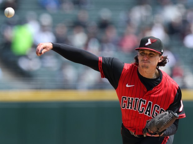 White Sox starter Davis Martin delivers to the Astros in the first inning on May 3, 2025, at Rate Field. (Chris Sweda/Chicago Tribune)