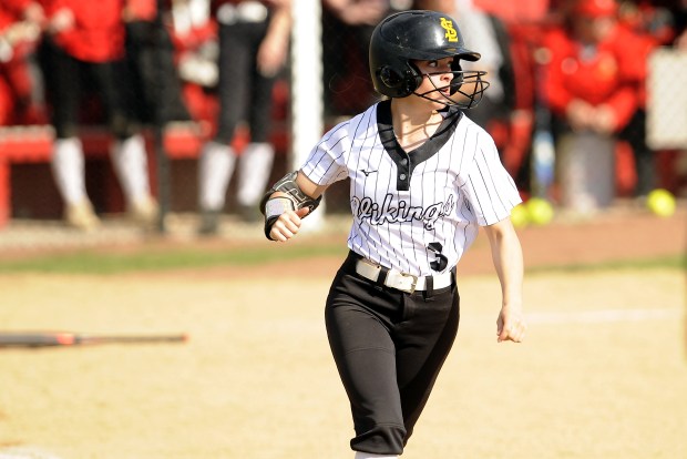St. Laurence's Kayla Howard (3) runs to first base after a base hit against Mother McAuley during a Girls Catholic Athletic Conference game Tuesday, May 6, 2025 in Chicago, IL. (Steve Johnston/for the Daily Southtown)