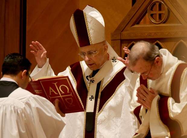 Cardinal Francis George presides over the Annual Memorial Mass at Holy Name Cathedral on Nov. 14, 2014. (Antonio Perez/Chicago Tribune)